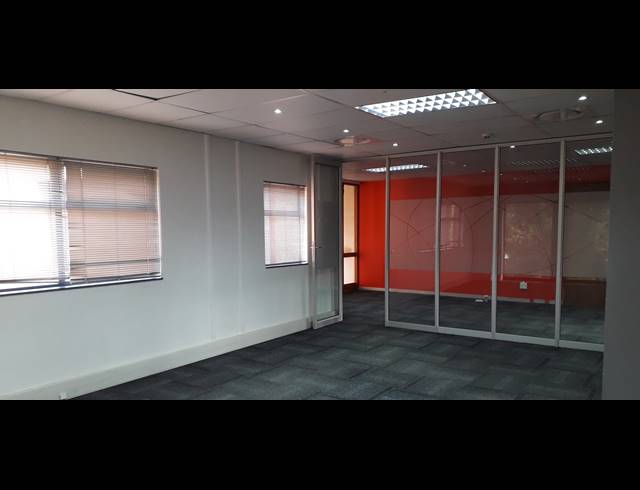 2,694M² CO-WORKING SPACE TO LET IN DIE HOEWES